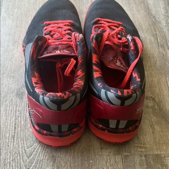 Nike Black and Red Kobe’s in Size 11 - Picture 4 of 5